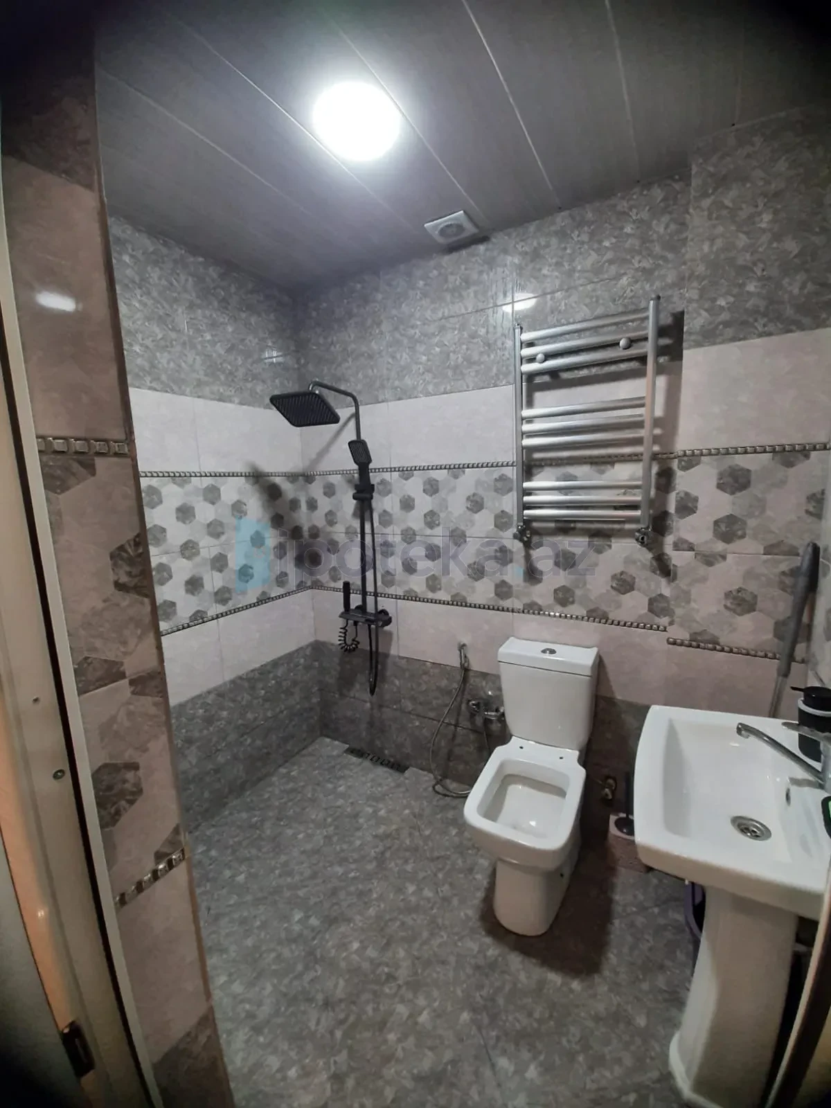 Satılır 4 otaqlı yeni tikili 70 m²