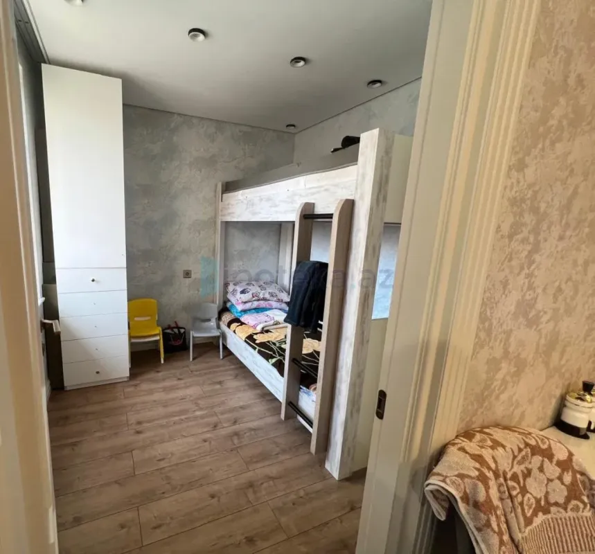 Satılır 3 otaqlı köhnə tikili 55 m²
