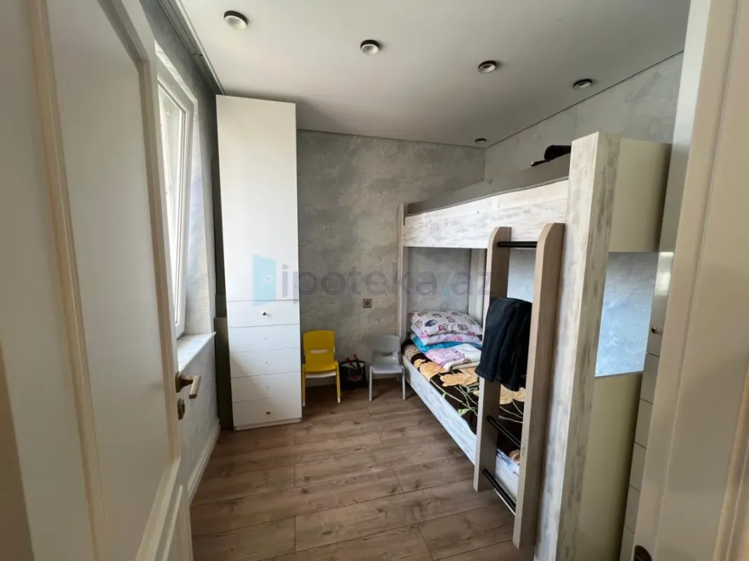 Satılır 3 otaqlı köhnə tikili 55 m²