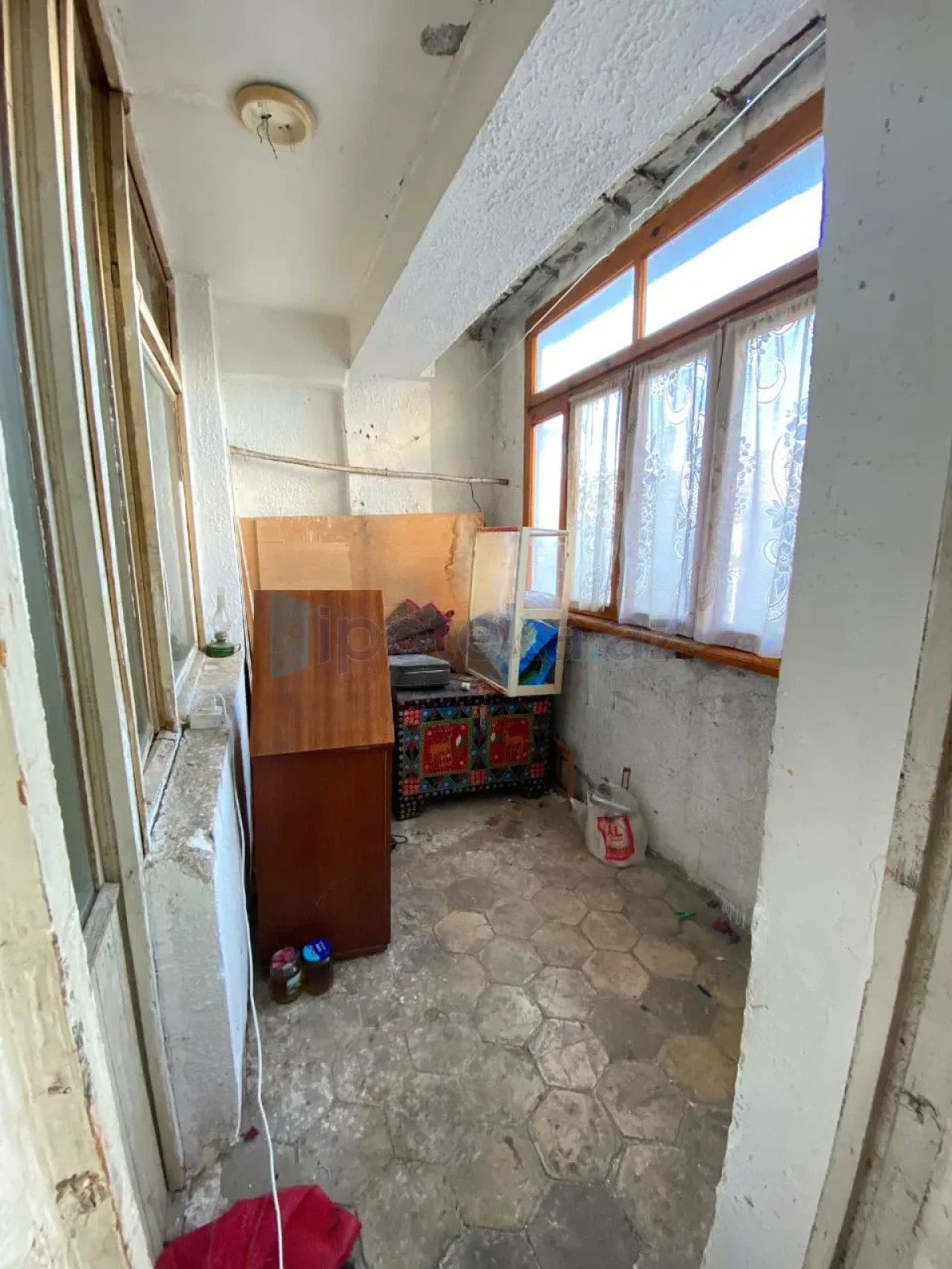 Satılır 2 otaqlı köhnə tikili 38 m²