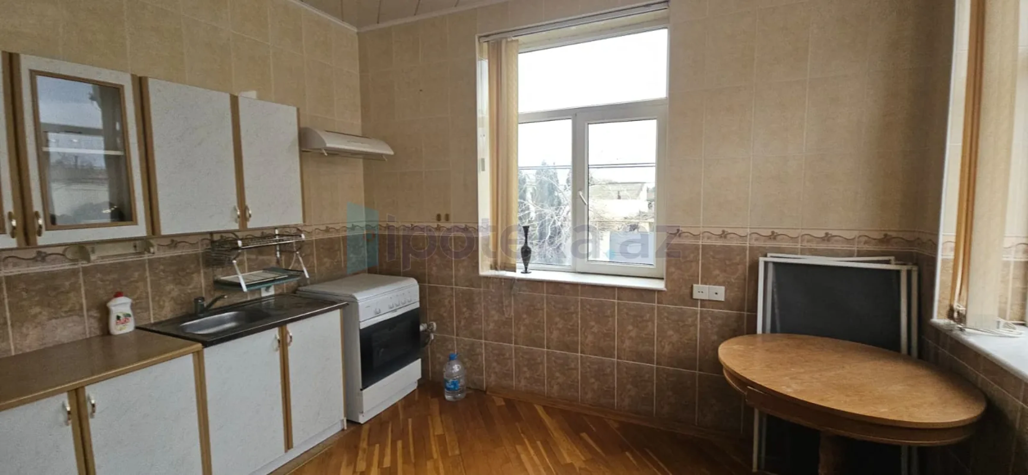 Satılır 6 otaqlı həyət evi 300 m²