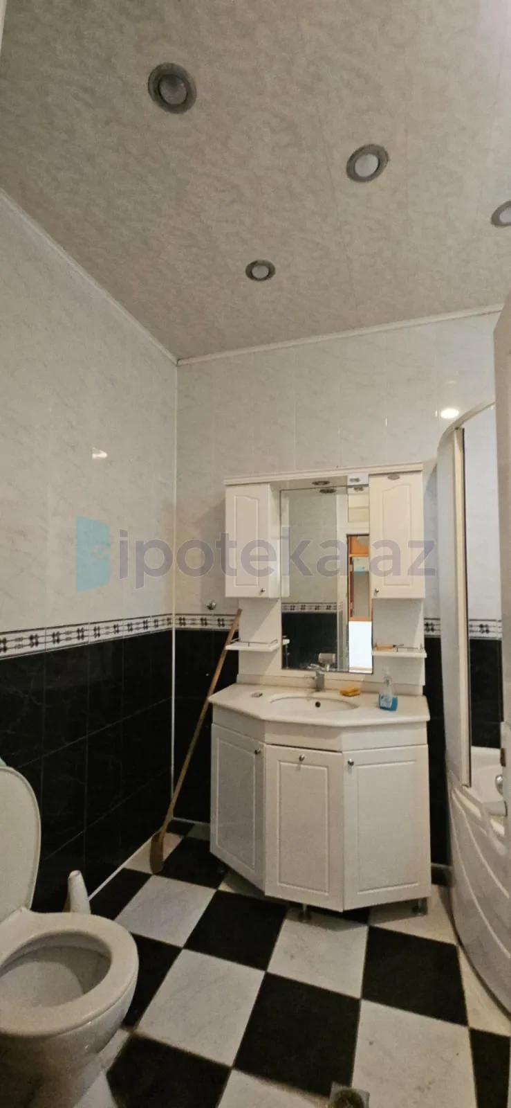 Satılır 6 otaqlı həyət evi 300 m²