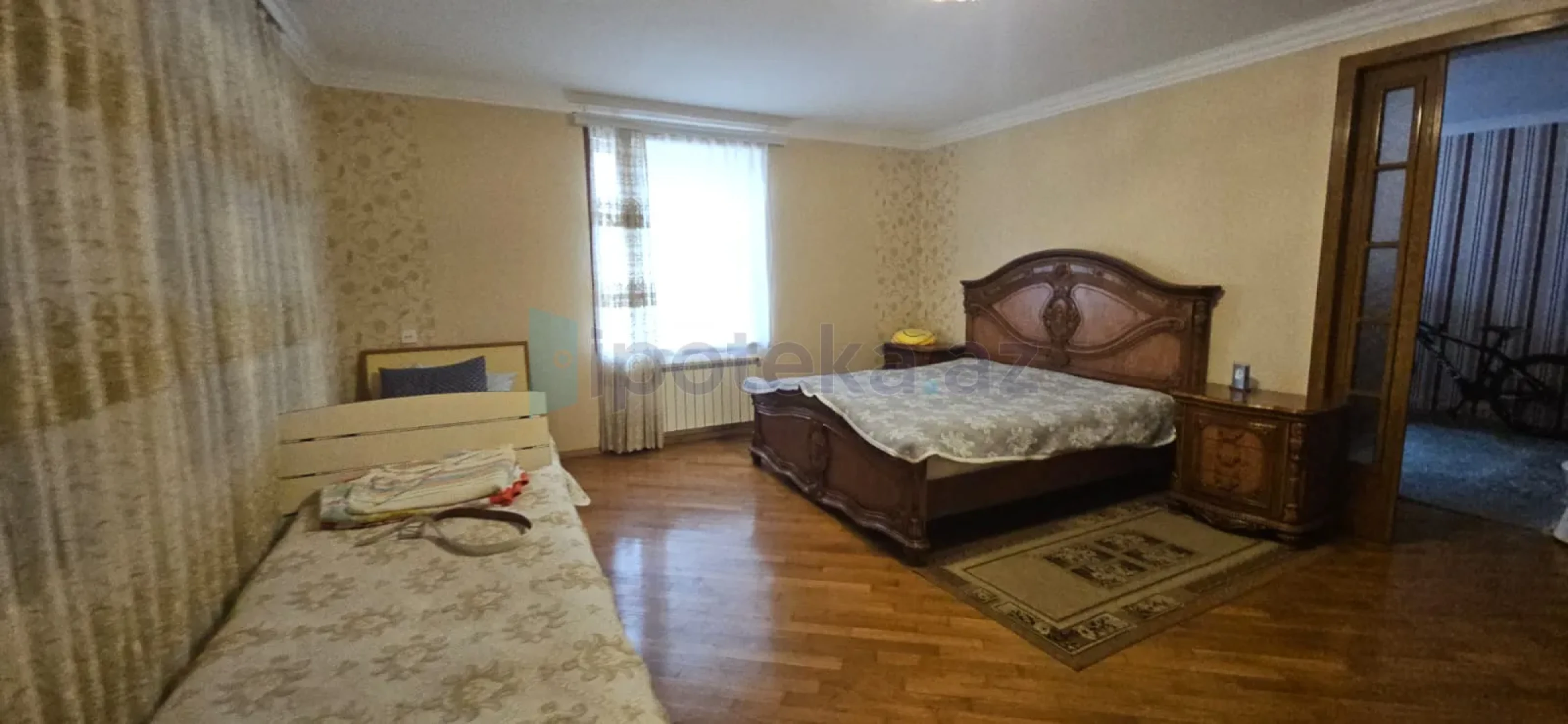 Satılır 6 otaqlı həyət evi 300 m²