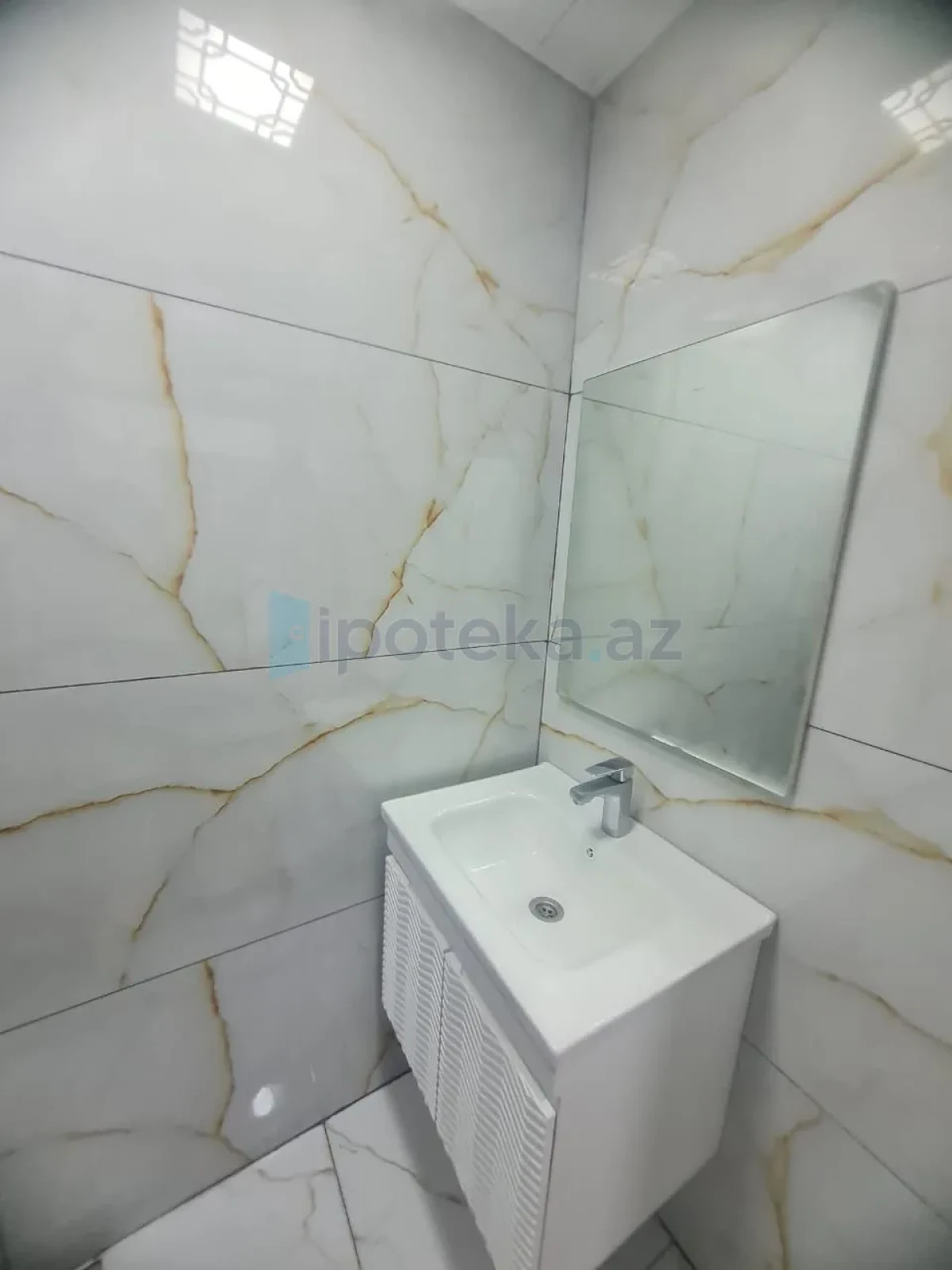 Satılır 2 otaqlı köhnə tikili 35 m²
