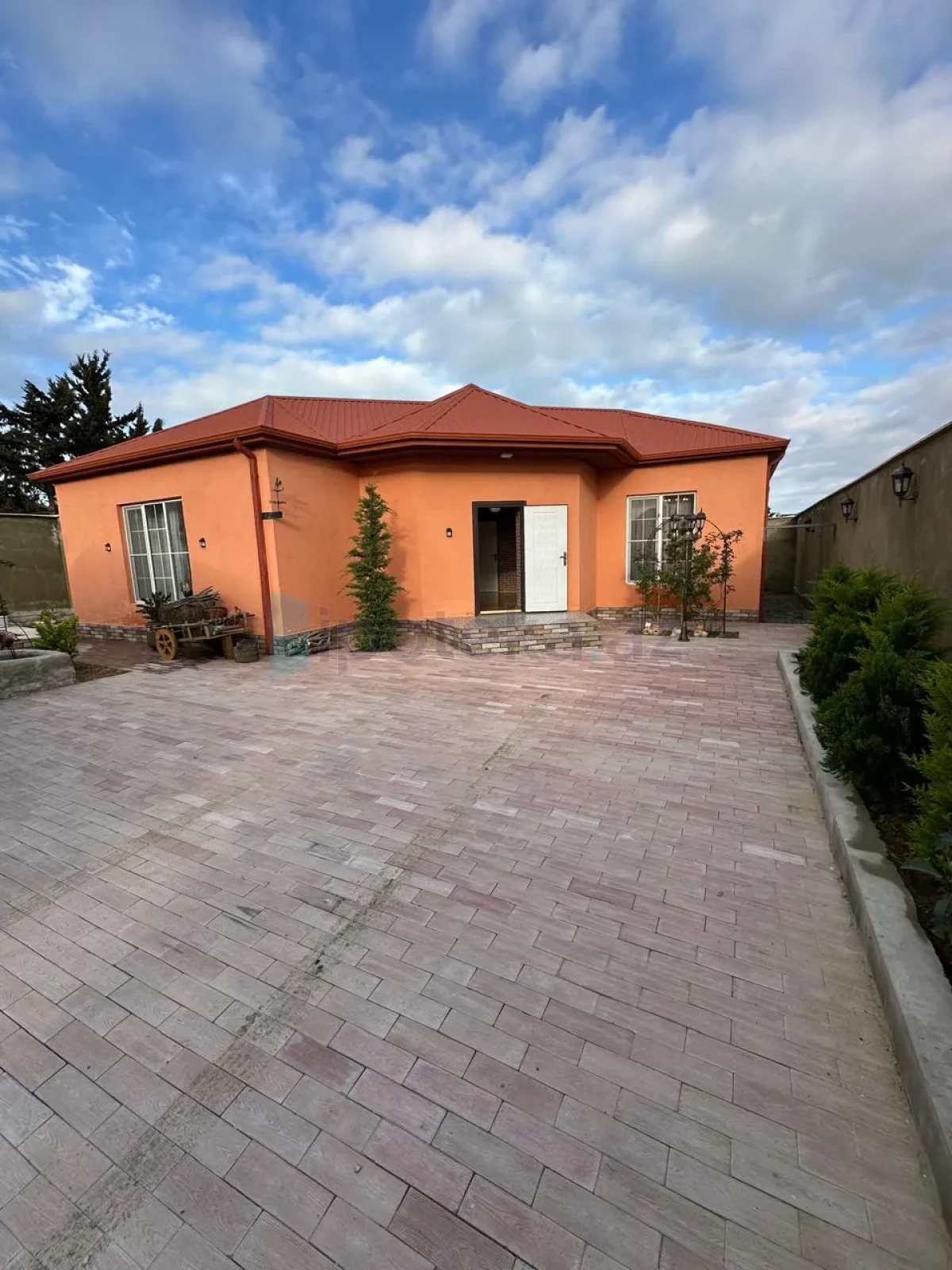Satılır 3 otaqlı həyət evi 80 m²