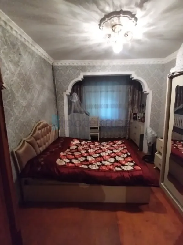 Satılır 2 otaqlı köhnə tikili 79 m²