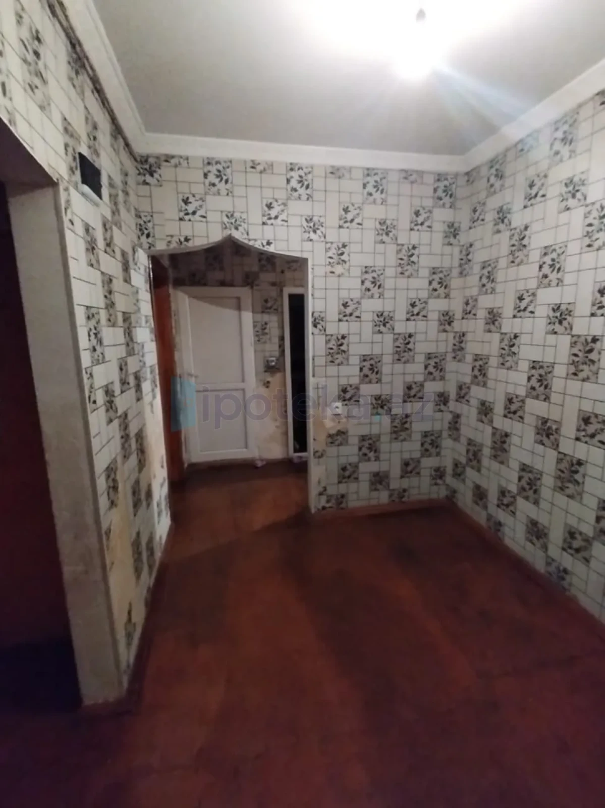 Satılır 2 otaqlı köhnə tikili 79 m²