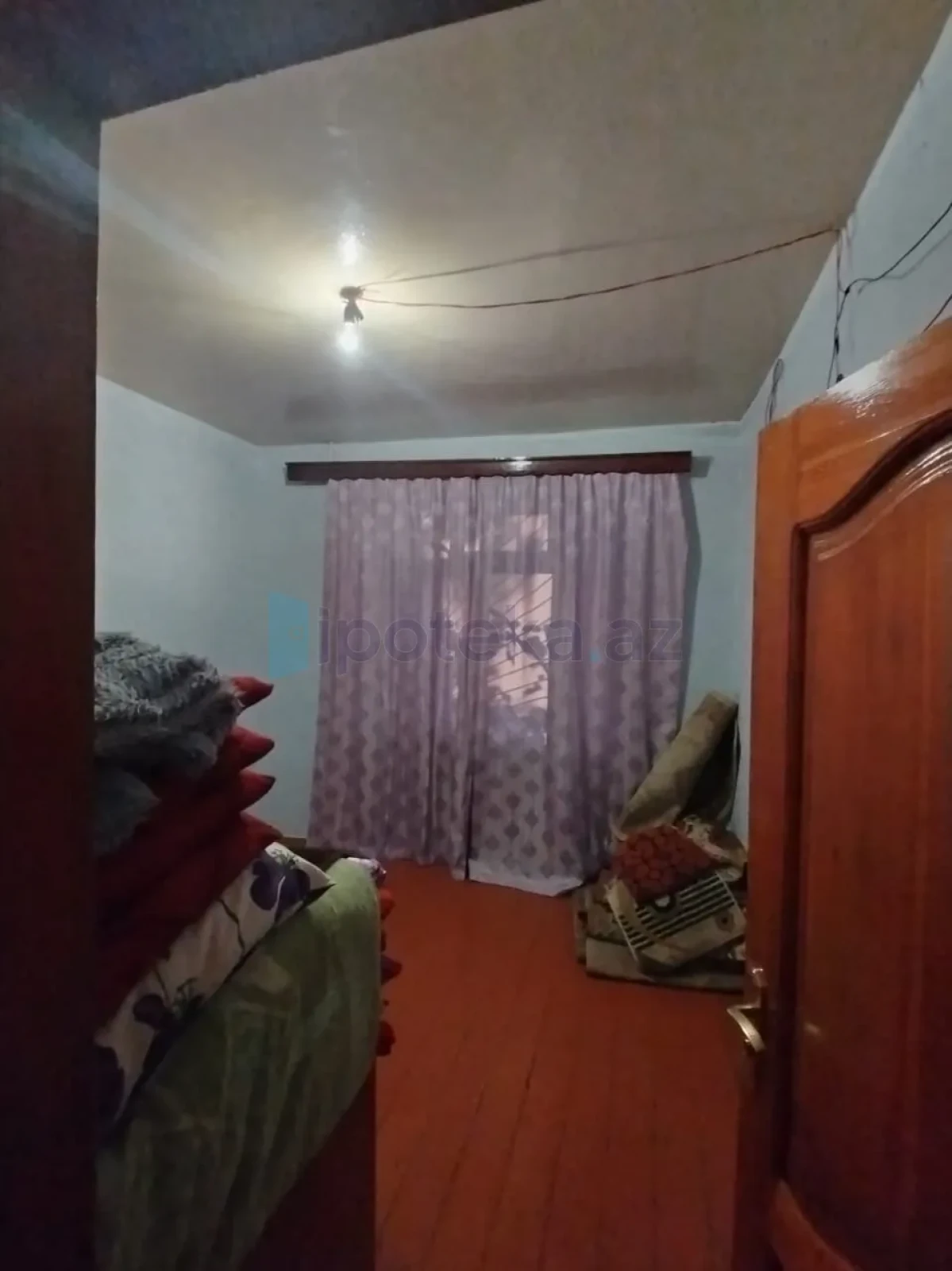 Satılır 2 otaqlı köhnə tikili 79 m²