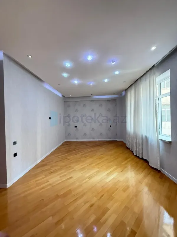 Satılır 3 otaqlı yeni tikili 135 m²