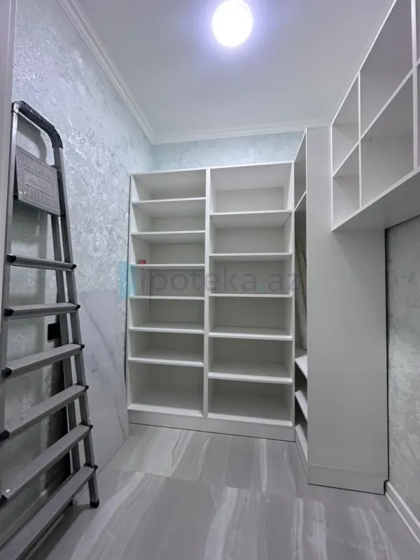 Satılır 3 otaqlı yeni tikili 125 m²