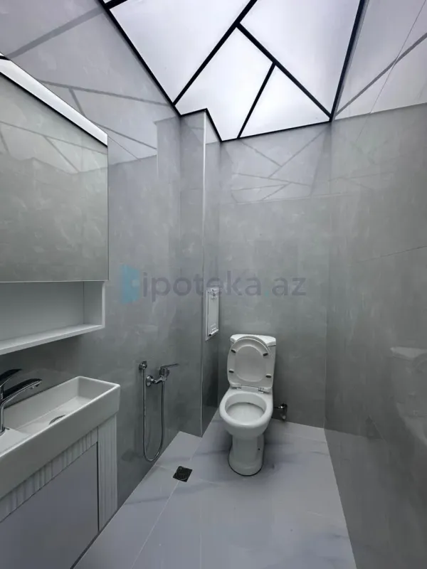 Satılır 3 otaqlı yeni tikili 125 m²