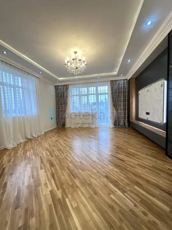 Satılır 3 otaqlı yeni tikili 125 m²
