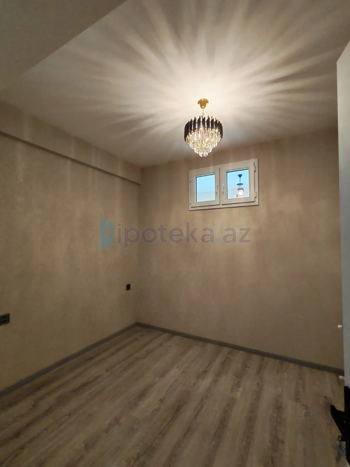Satılır 2 otaqlı yeni tikili 61 m²