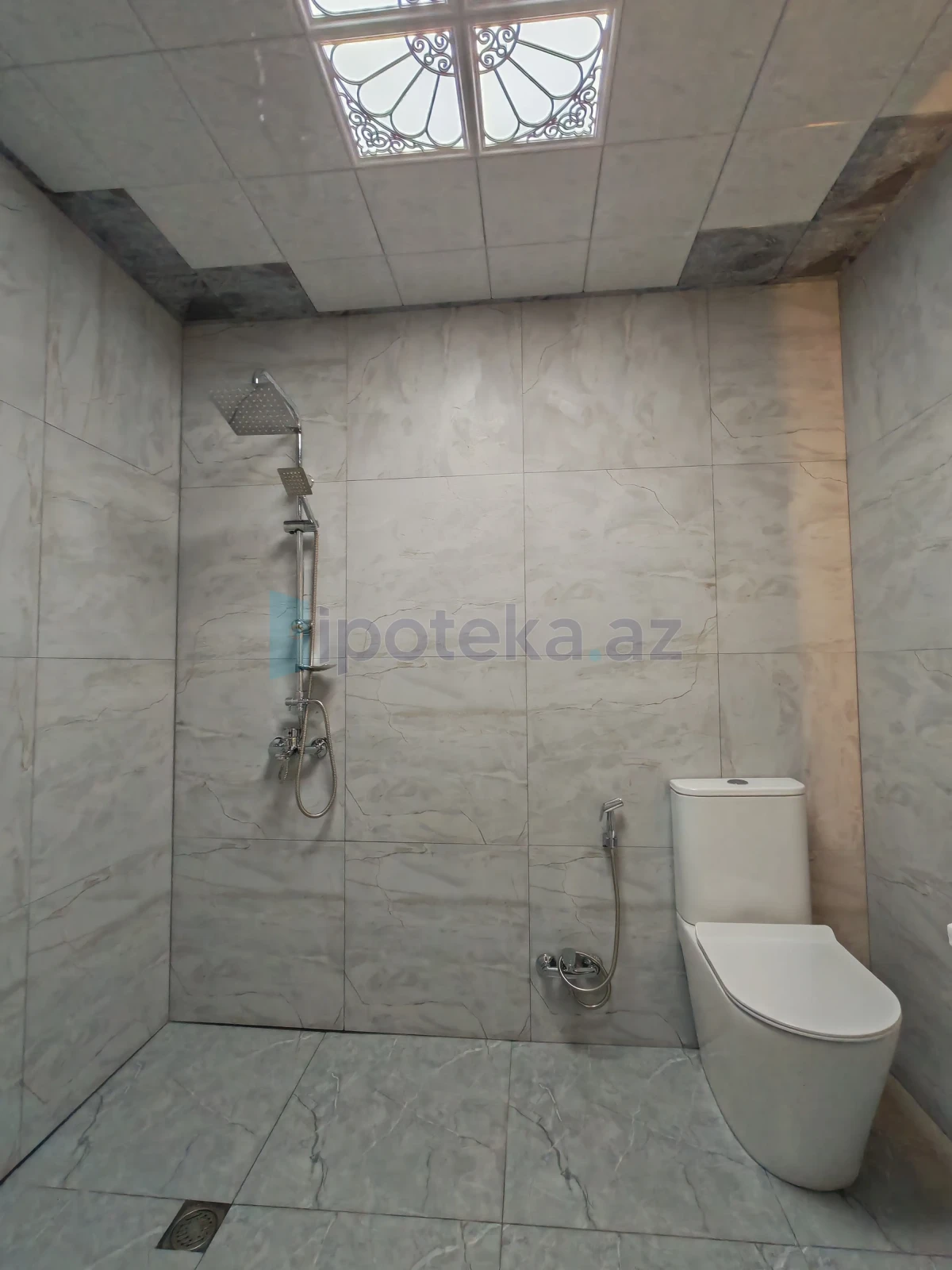 Satılır 2 otaqlı yeni tikili 61 m²