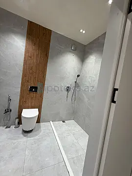 Satılır 6 otaqlı mənzil 230 m²