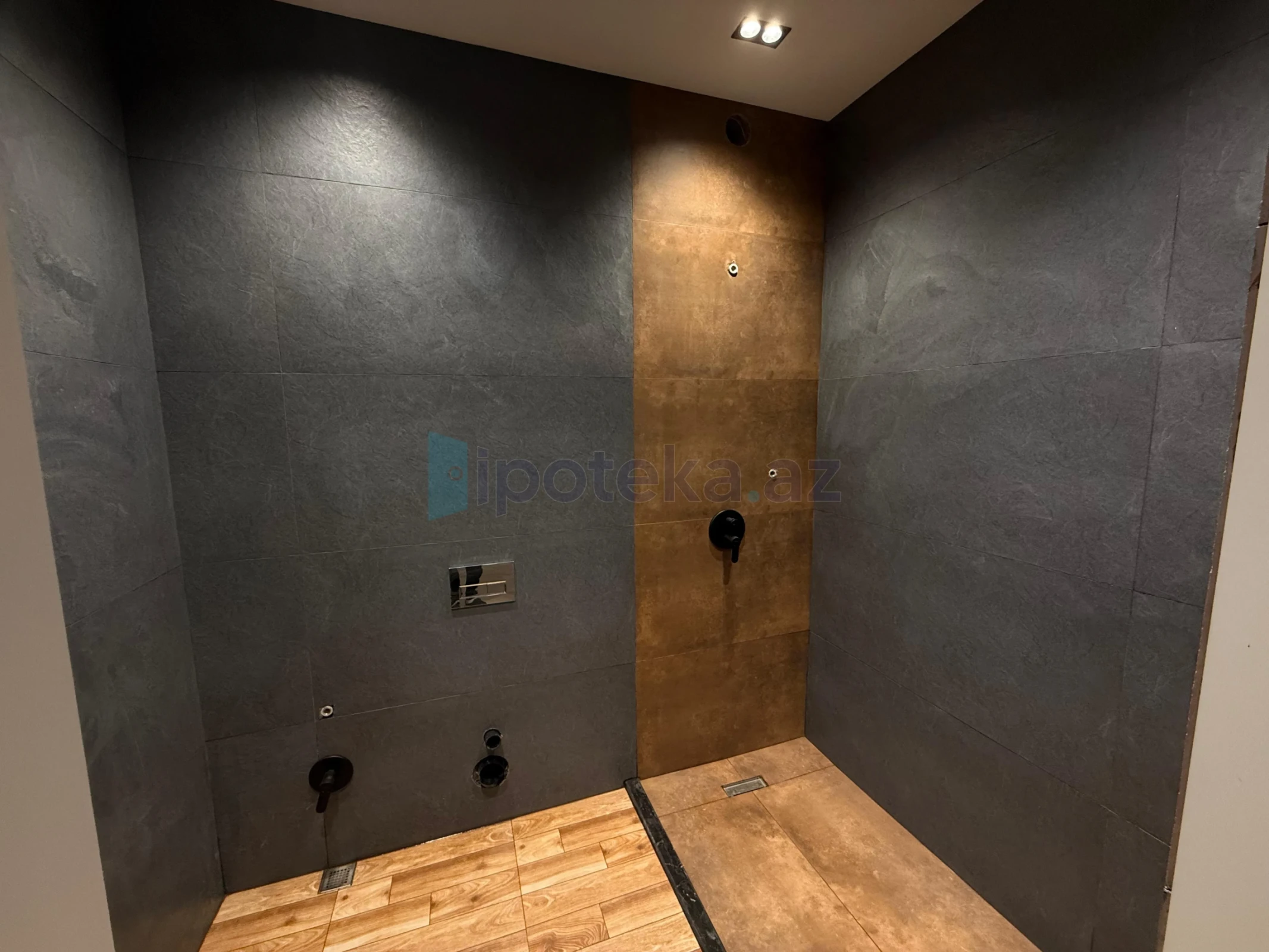 Satılır 6 otaqlı mənzil 230 m²