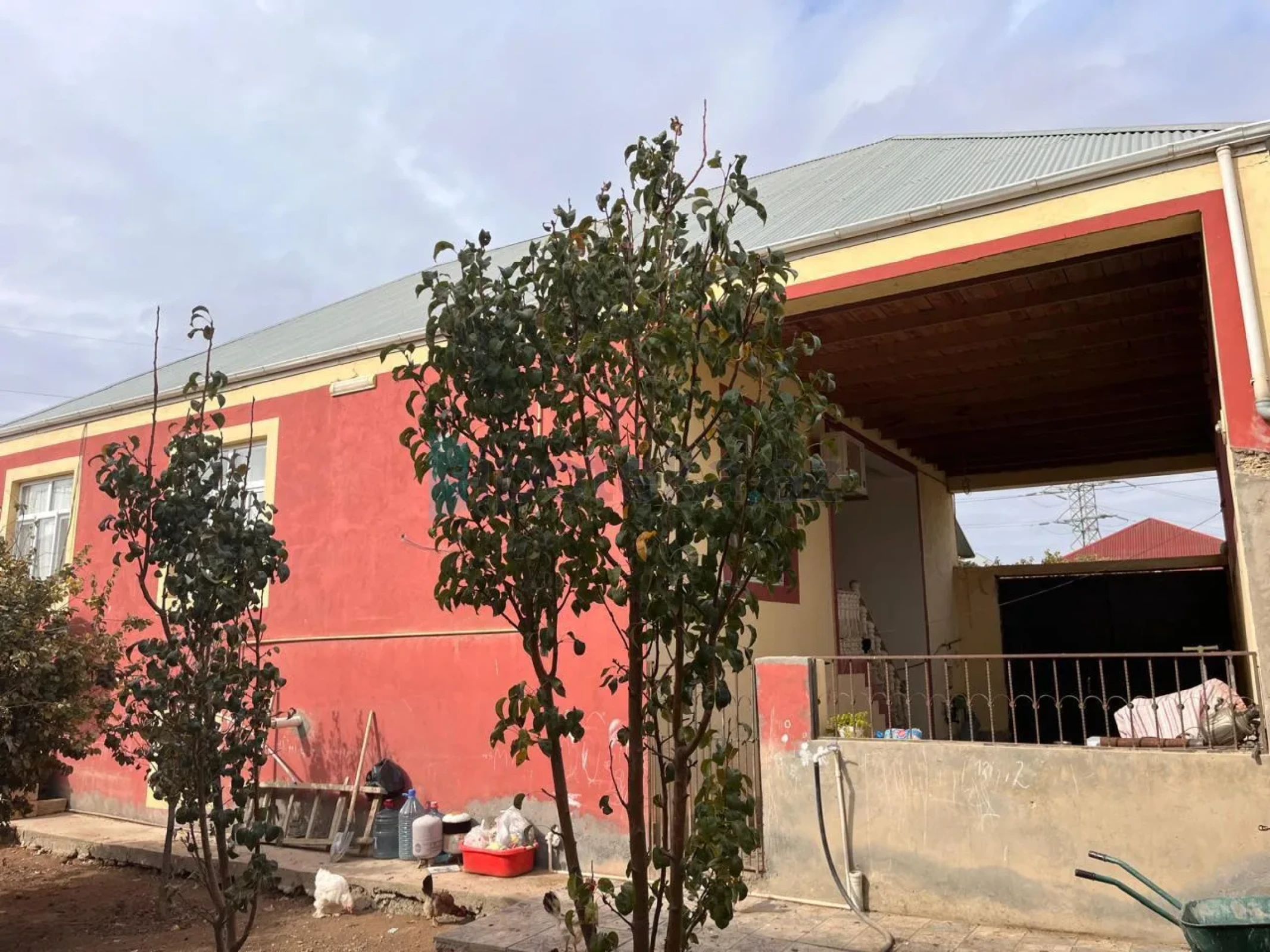 Satılır 4 otaqlı həyət evi 120 m²