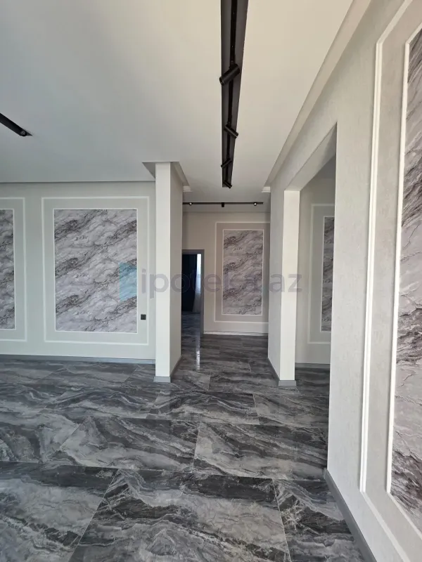 Satılır 4 otaqlı mənzil 135 m²