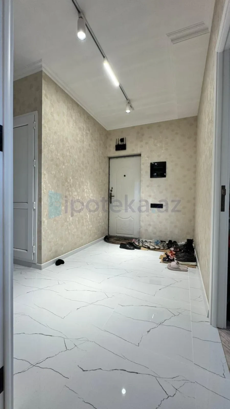 Satılır 3 otaqlı köhnə tikili 90 m²