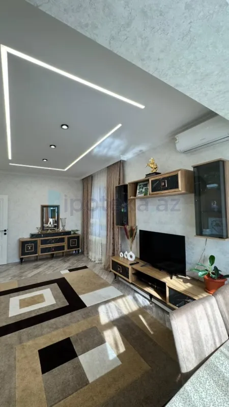 Satılır 3 otaqlı köhnə tikili 90 m²