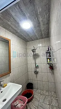 Satılır 3 otaqlı köhnə tikili 90 m²