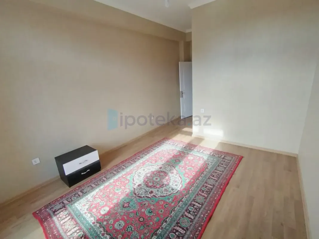 Satılır 4 otaqlı yeni tikili 100 m²