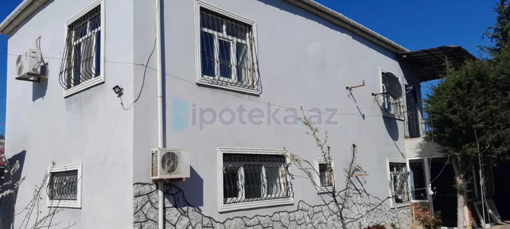 Satılır 4 otaqlı həyət evi 140 m²