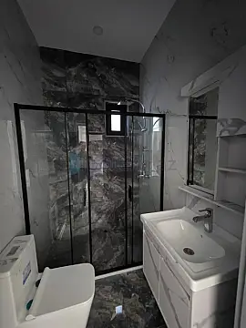 Satılır 4 otaqlı mənzil 130 m²