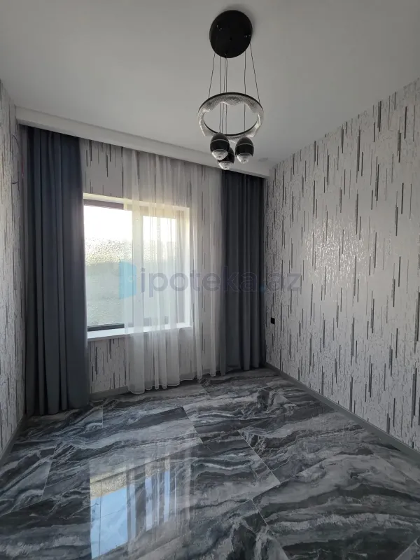 Satılır 4 otaqlı mənzil 130 m²