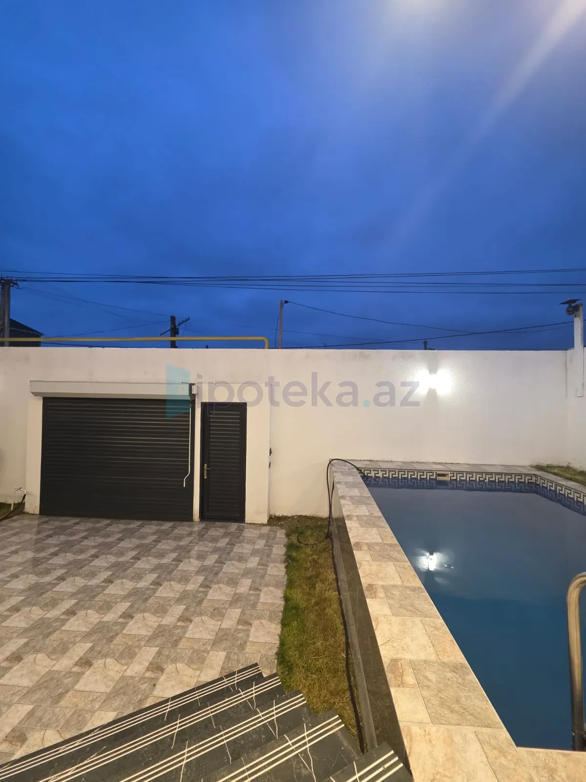 Satılır 3 otaqlı mənzil 120 m²