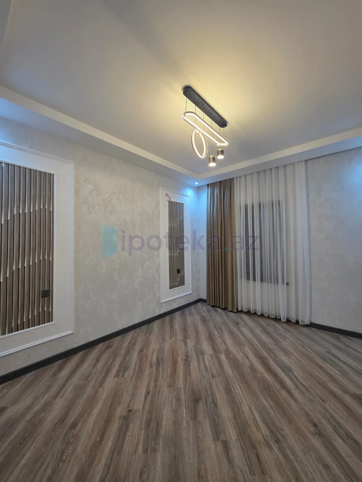 Satılır 3 otaqlı mənzil 120 m²