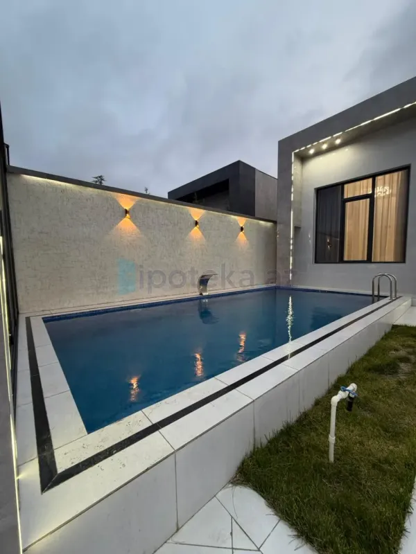 Satılır 5 otaqlı mənzil 185 m²