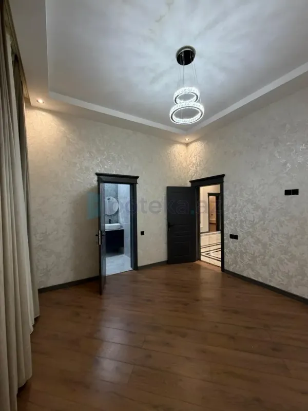 Satılır 5 otaqlı mənzil 185 m²