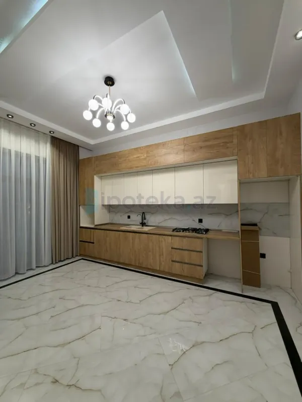 Satılır 5 otaqlı mənzil 185 m²