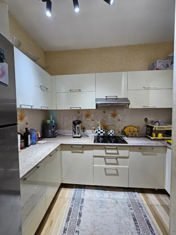 Satılır 3 otaqlı yeni tikili 84 m²