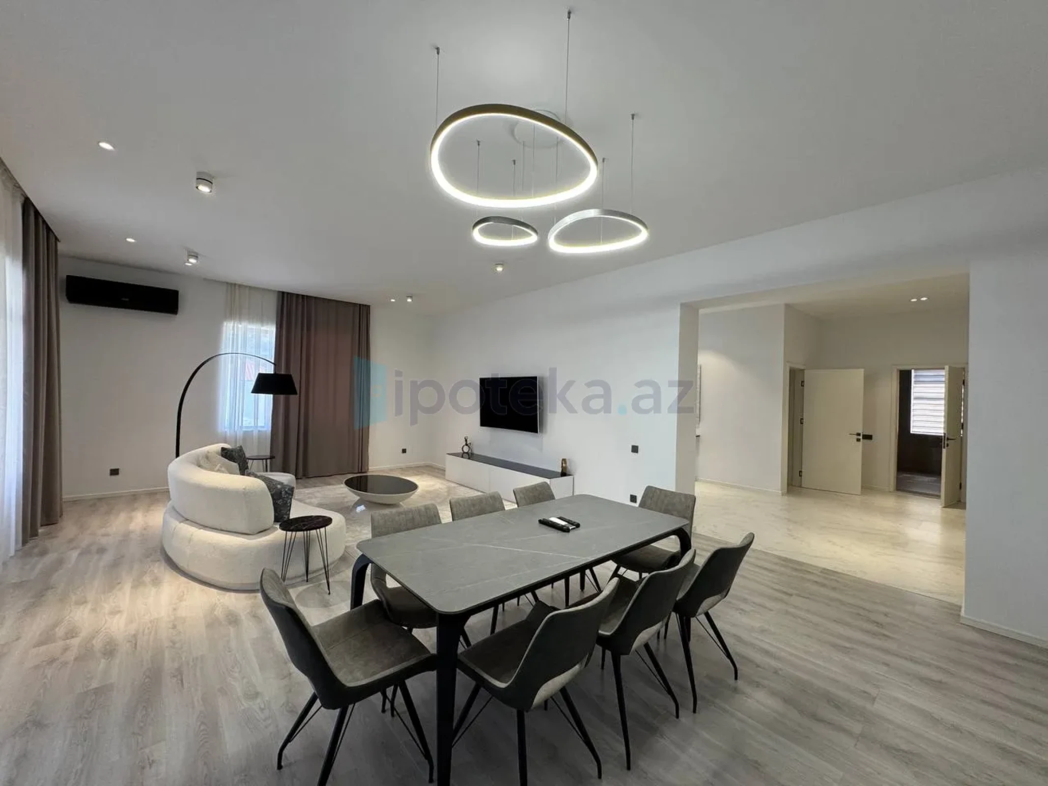 Satılır 6 otaqlı mənzil 620 m²