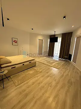 Satılır 6 otaqlı mənzil 620 m²