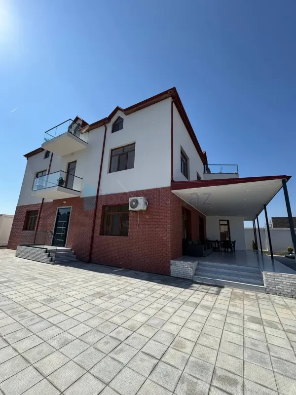 Satılır 6 otaqlı mənzil 620 m²