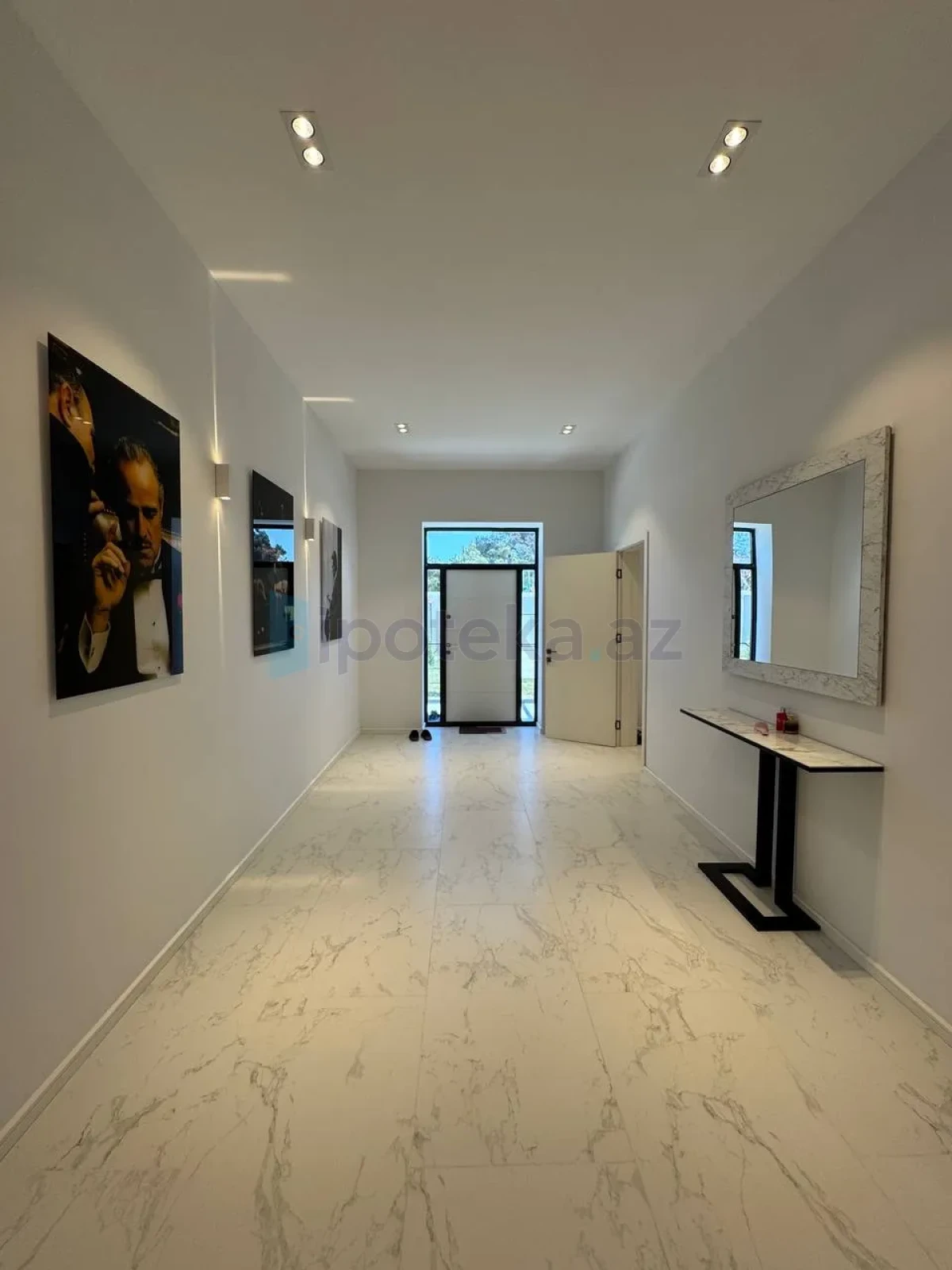 Satılır 6 otaqlı mənzil 620 m²