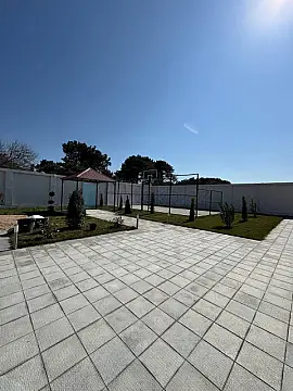 Satılır 6 otaqlı mənzil 620 m²