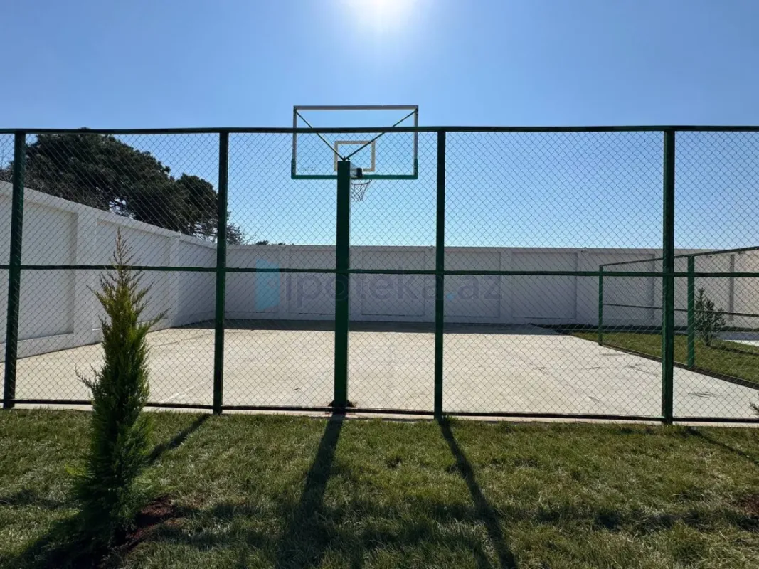 Satılır 6 otaqlı mənzil 620 m²