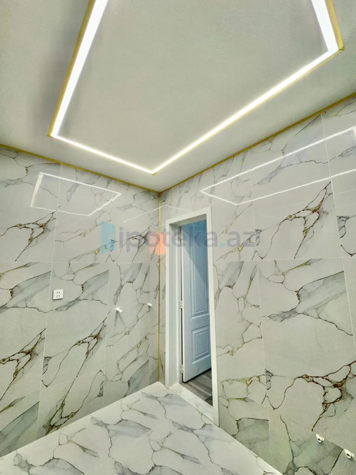 Satılır 5 otaqlı həyət evi 220 m²
