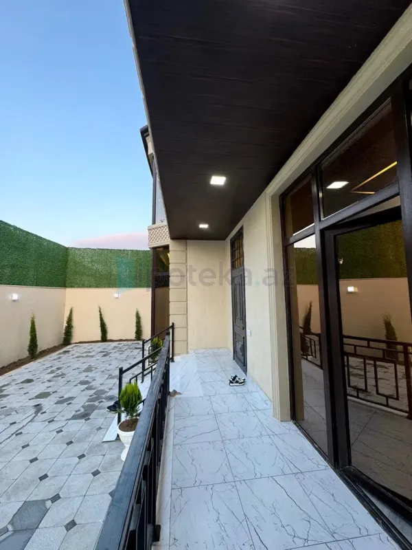 Satılır 5 otaqlı həyət evi 220 m²
