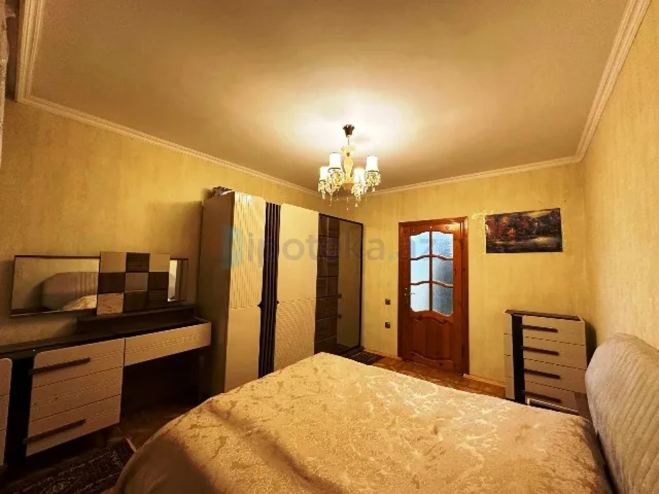 Satılır 3 otaqlı köhnə tikili 80 m²