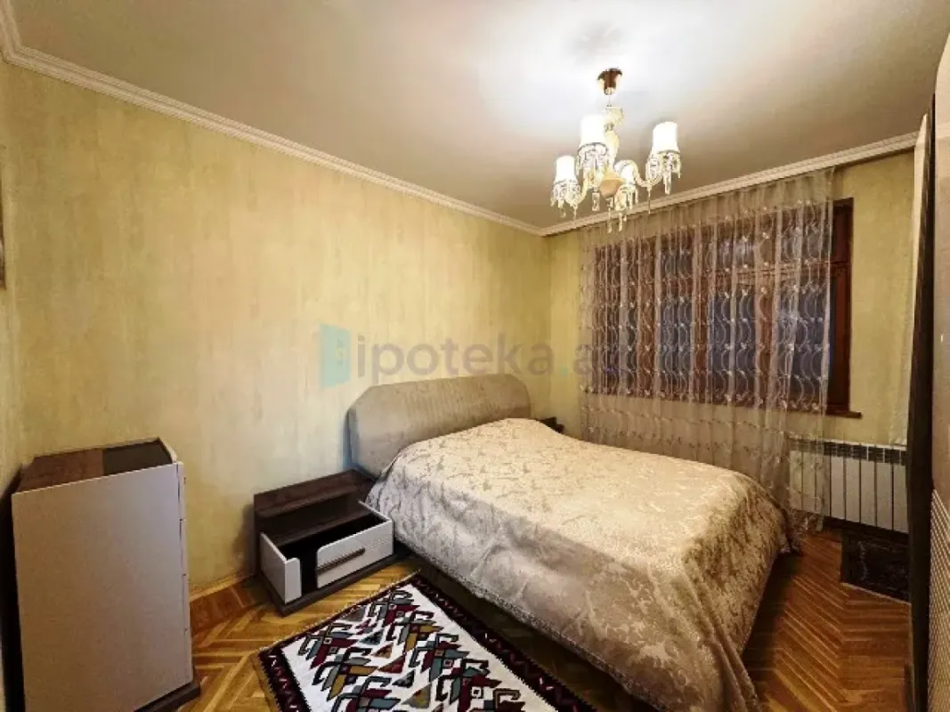 Satılır 3 otaqlı köhnə tikili 80 m²
