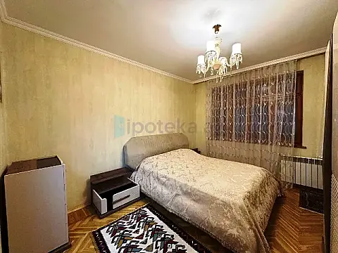 Satılır 3 otaqlı köhnə tikili 80 m²