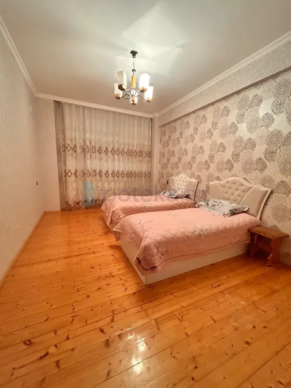 Satılır 5 otaqlı yeni tikili 160 m²