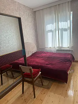 Satılır 5 otaqlı həyət evi 230 m²