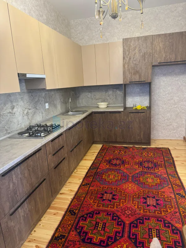 Satılır 5 otaqlı həyət evi 230 m²