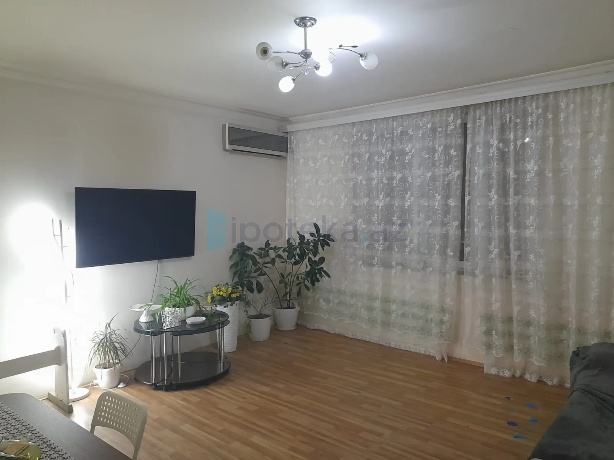 Satılır 3 otaqlı köhnə tikili 100 m²